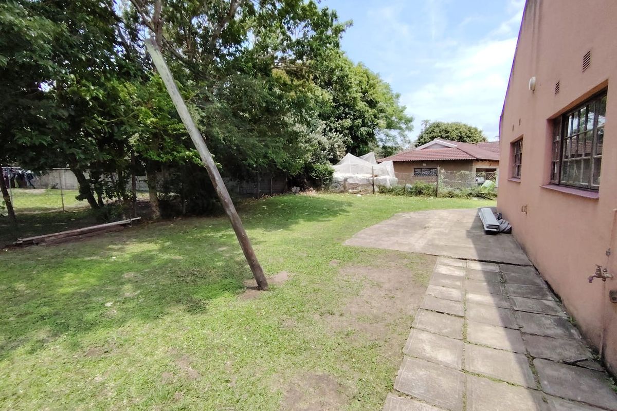 Unbelievable Value! Spacious 5-Bedroom Family Home in Prime Margate Location - Photo 4