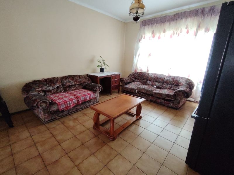 Unbelievable Value! Spacious 5-Bedroom Family Home in Prime Margate Location - Photo 10