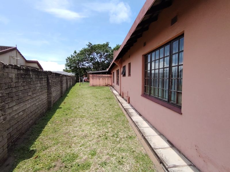 Unbelievable Value! Spacious 5-Bedroom Family Home in Prime Margate Location - Photo 6