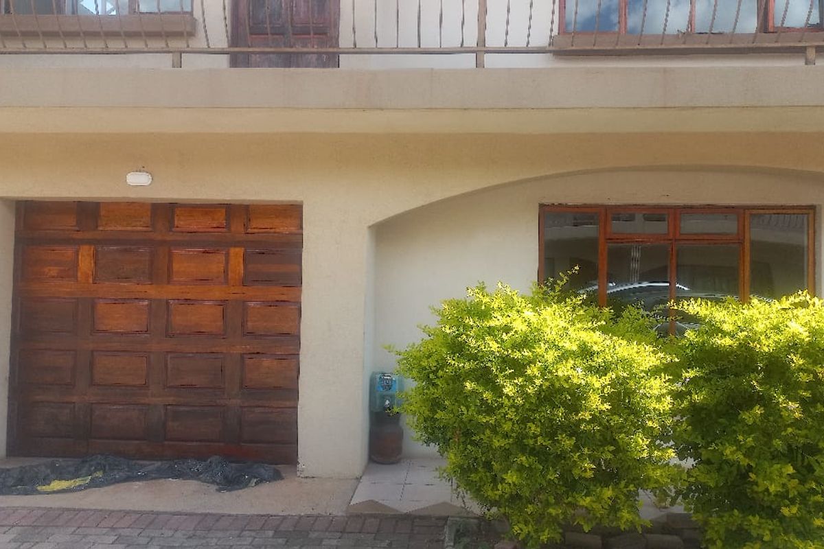 3 BEDROOM DUPLEX APARTMENT FOR RENTAL - Photo 2