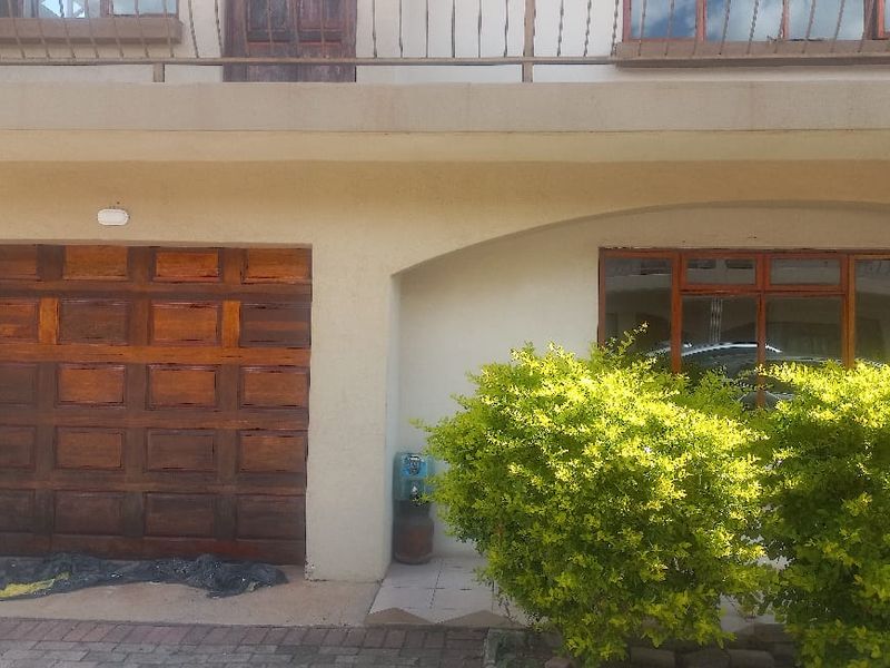 3 BEDROOM DUPLEX APARTMENT FOR RENTAL - Photo 2