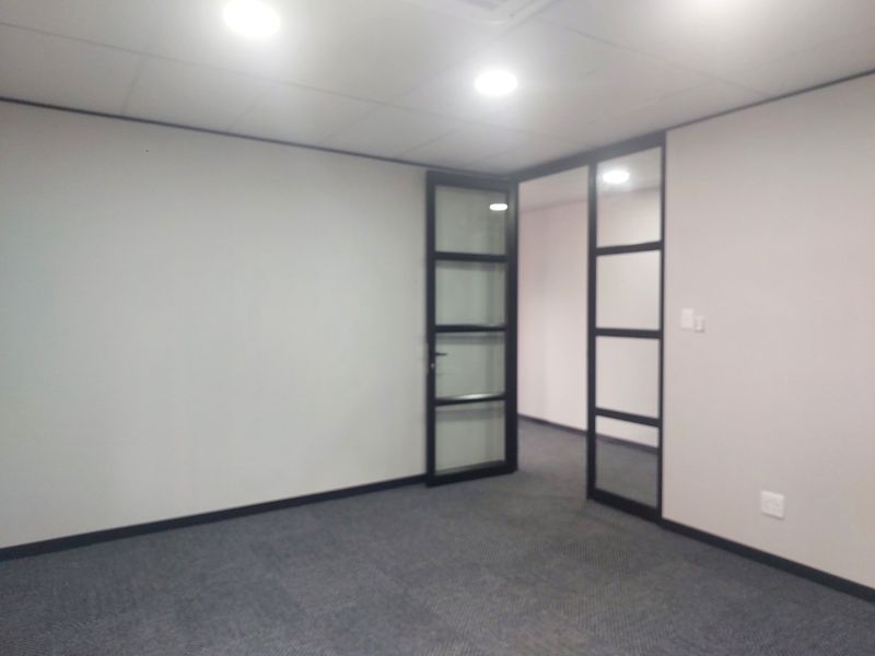 Brand-New, Move-In Ready Office Suite in Prime Sunninghill Location - Photo 4