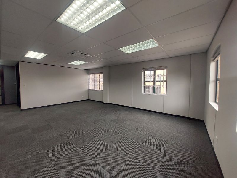 Brand-New, Move-In Ready Office Suite in Prime Sunninghill Location - Photo 10