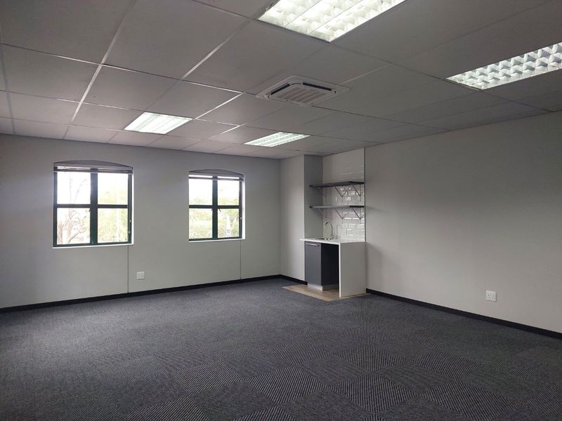 Brand-New, Move-In Ready Office Suite in Prime Sunninghill Location - Photo 8