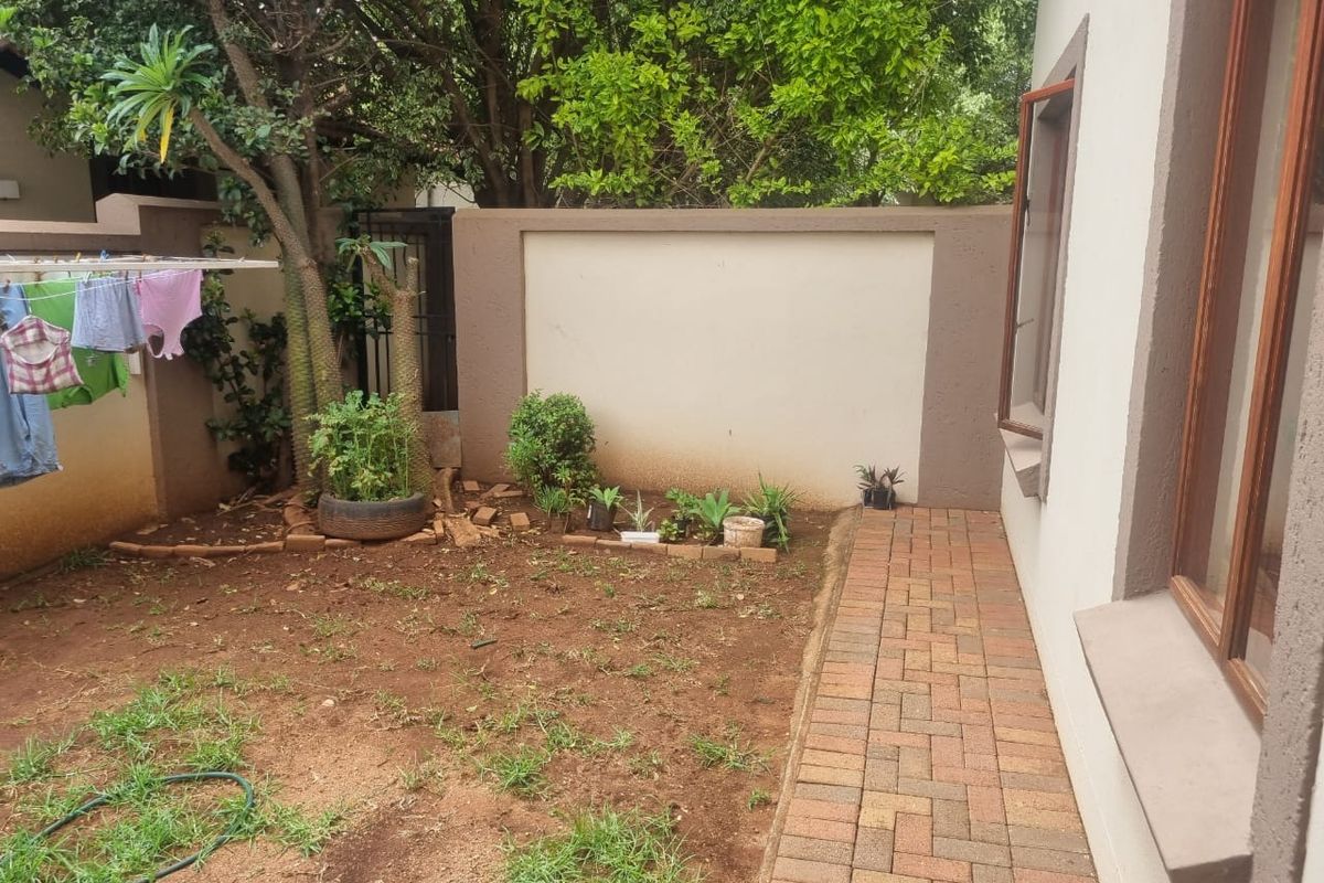 TWO BEDROOM APARTMENT IS SERCURITY ESTATE - Photo 5