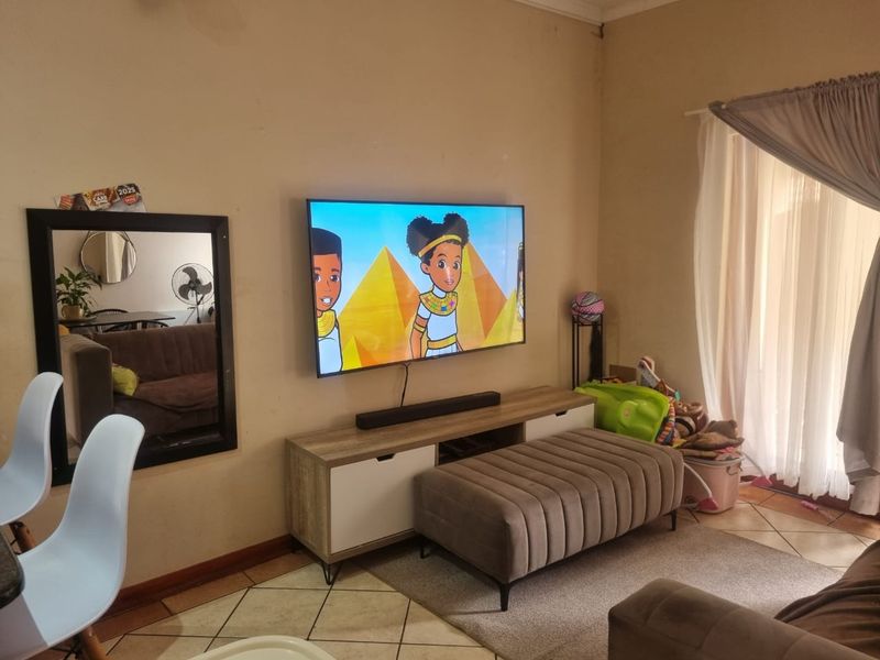 TWO BEDROOM APARTMENT IS SERCURITY ESTATE - Photo 4