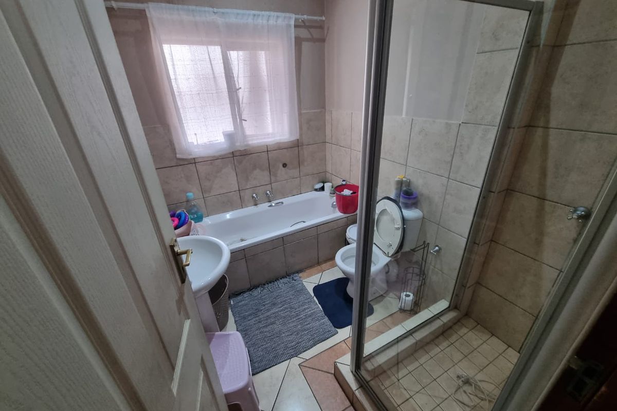 TWO BEDROOM APARTMENT IS SERCURITY ESTATE - Photo 2