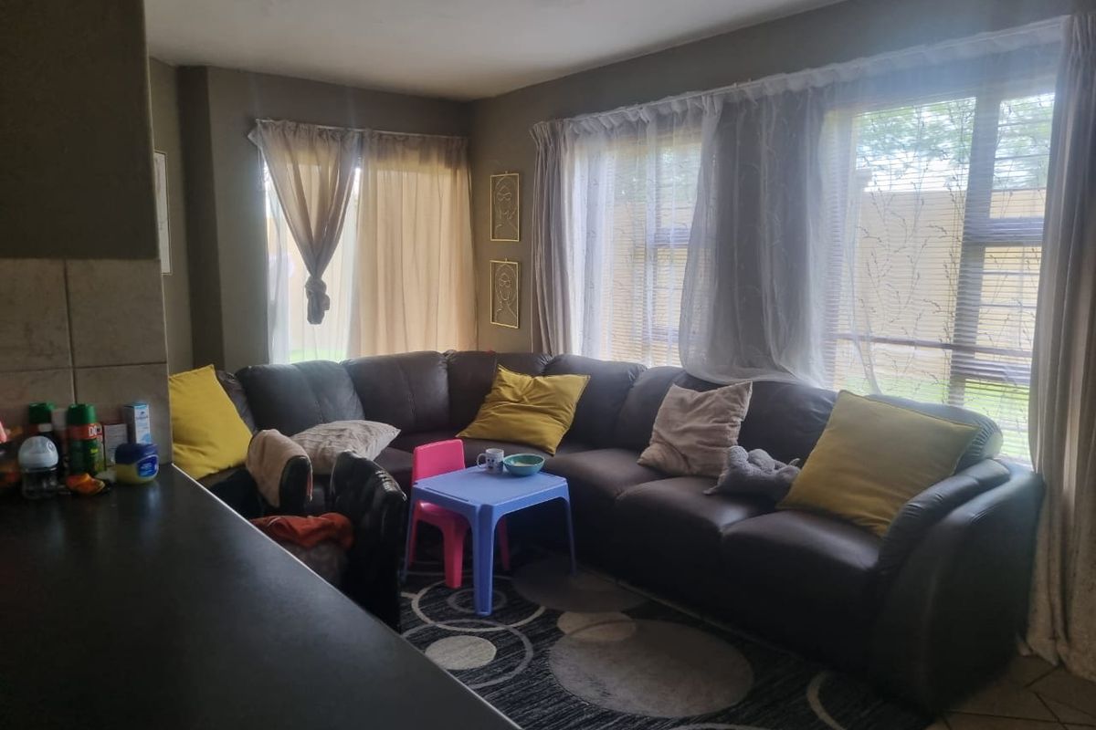 TWO BEDROOM APARTMENT FOR SALE! - Photo 4