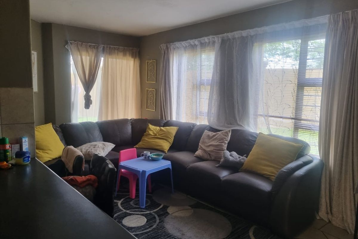 TWO BEDROOM APARTMENT FOR SALE! - Photo 2