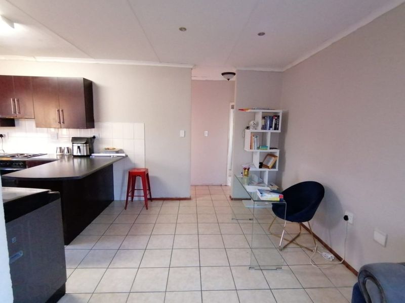 THREE BEDROOM FREESTANDING HOUSE IN SERCURITY ESTATE IN BENDOR POLOKWANE AVAILABLE 01 DECEMBER !!!!!!! - Photo 4
