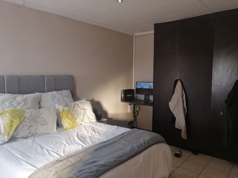THREE BEDROOM FREESTANDING HOUSE IN SERCURITY ESTATE IN BENDOR POLOKWANE AVAILABLE 01 DECEMBER !!!!!!! - Photo 10