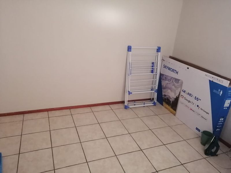 THREE BEDROOM FREESTANDING HOUSE IN SERCURITY ESTATE IN BENDOR POLOKWANE AVAILABLE 01 DECEMBER !!!!!!! - Photo 7