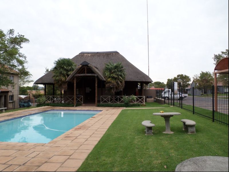 Modern 2-Bedroom Duplex with Garden in Secure Complex – For Sale! - Photo 1