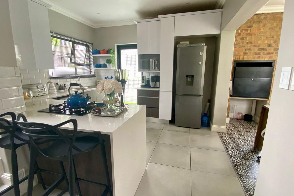 3 Bedroom House to buy in Roodeplaat - Photo 4