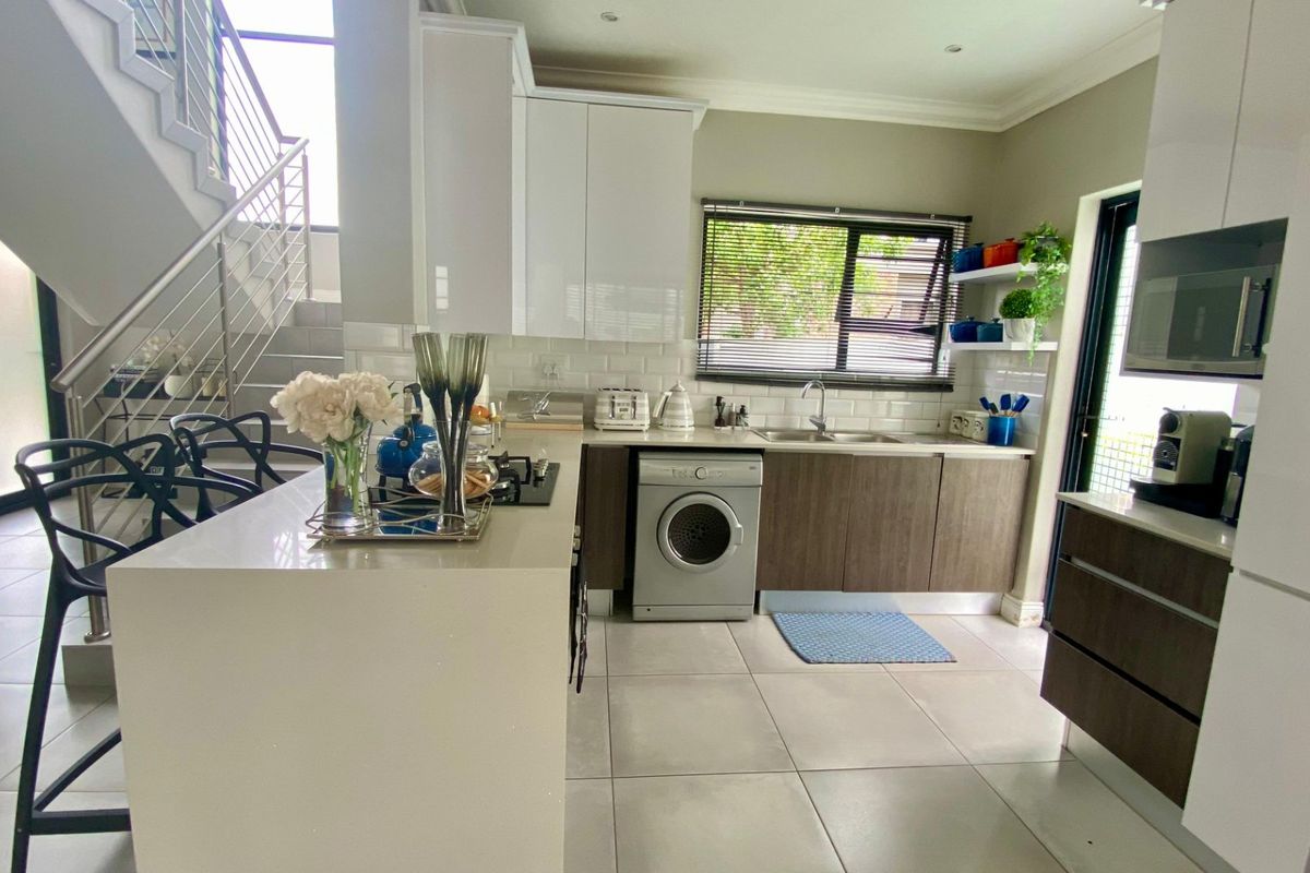 3 Bedroom House to buy in Roodeplaat - Photo 3