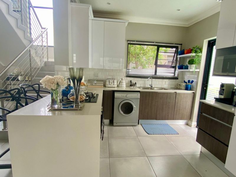 3 Bedroom House to buy in Roodeplaat - Photo 3