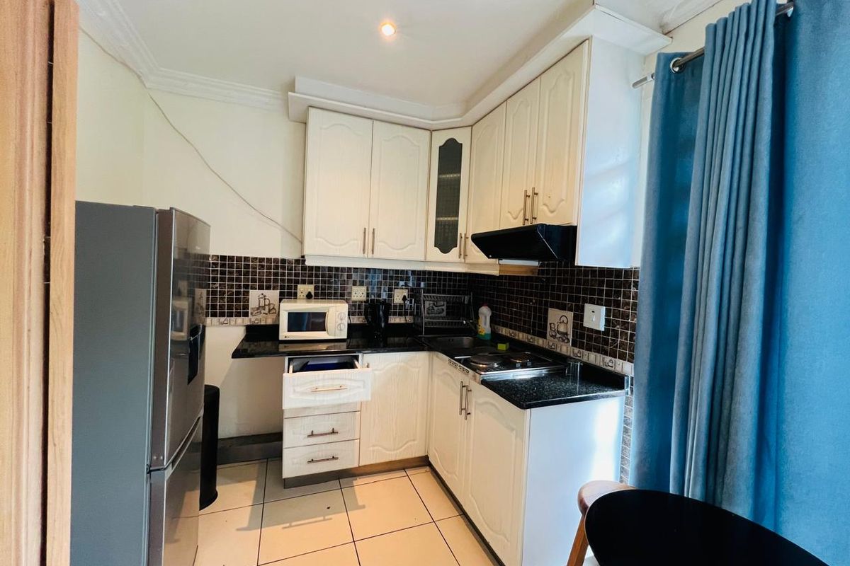 1 Bedroom, 2 Bathrooms Duplex House To Let In Glenashley, Durban - Photo 2