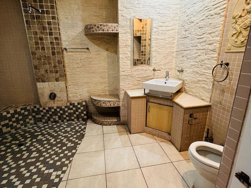 1 Bedroom, 2 Bathrooms Duplex House To Let In Glenashley, Durban - Photo 10