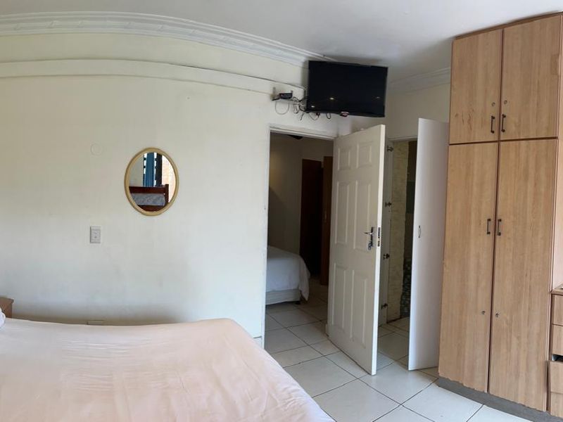 1 Bedroom, 2 Bathrooms Duplex House To Let In Glenashley, Durban - Photo 8