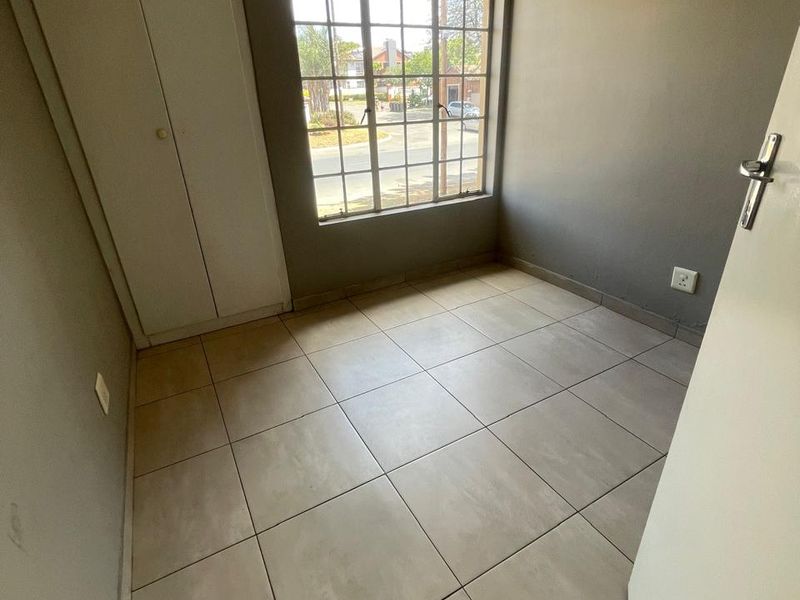 THREE BEDROOMS AND TWO BATHROOMS - Photo 7