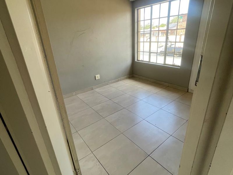 THREE BEDROOMS AND TWO BATHROOMS - Photo 9