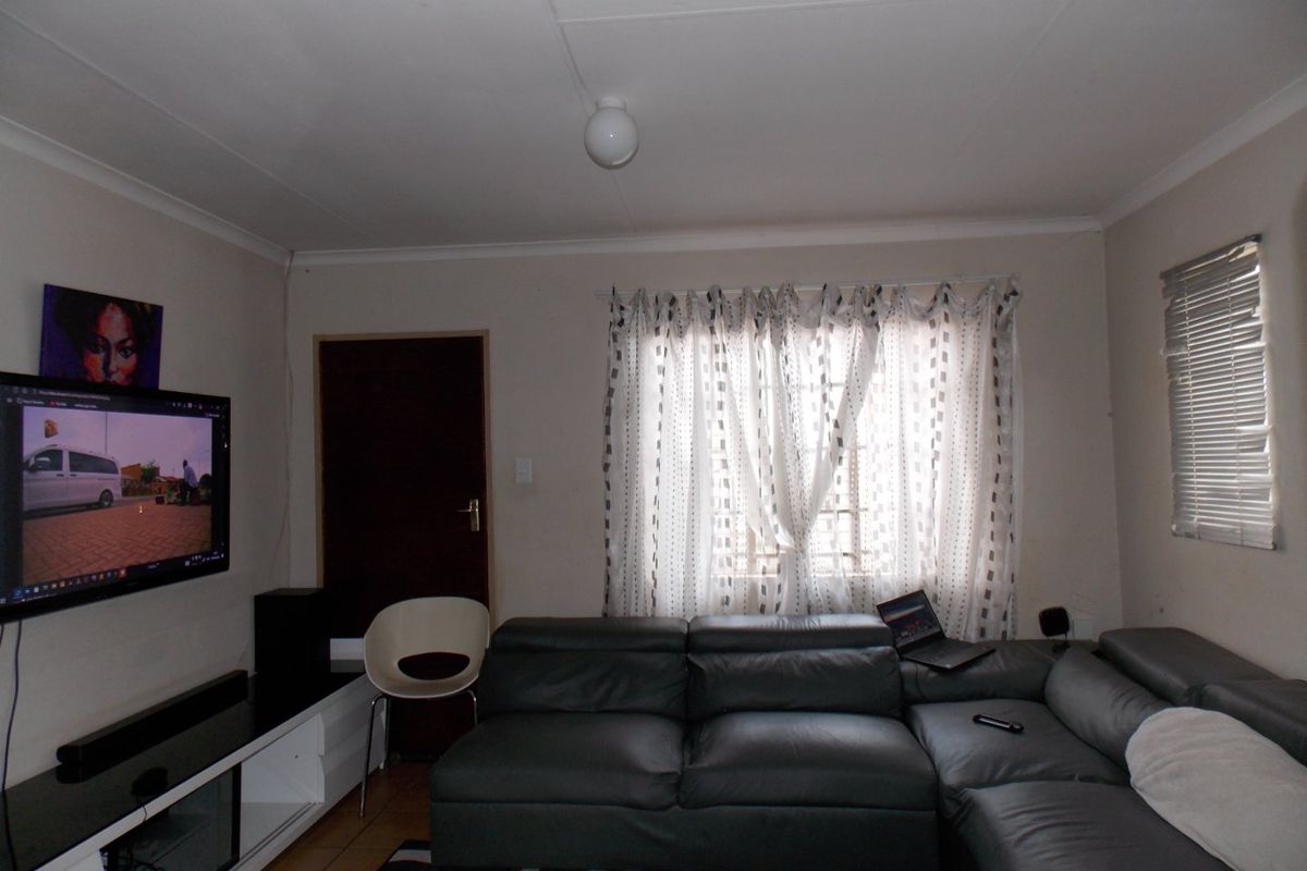 3 Bedroom For Sale in Sky City - Photo 3