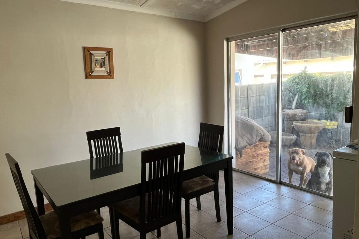 2 Bedroom House for Sale in Fairfield Estate , Parow R2,200,000 - Photo 5