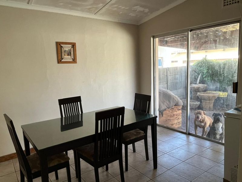 2 Bedroom House for Sale in Fairfield Estate , Parow R2,200,000 - Photo 5