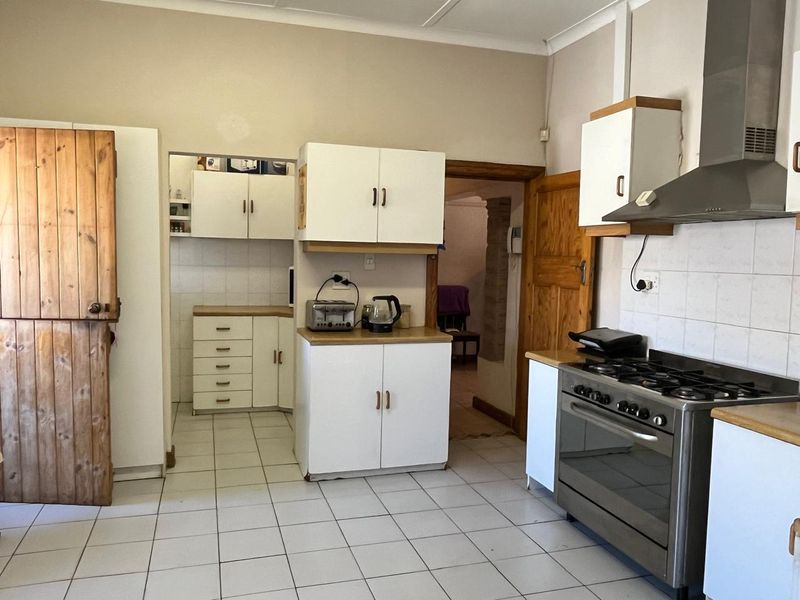 2 Bedroom House for Sale in Fairfield Estate , Parow R2,200,000 - Photo 8