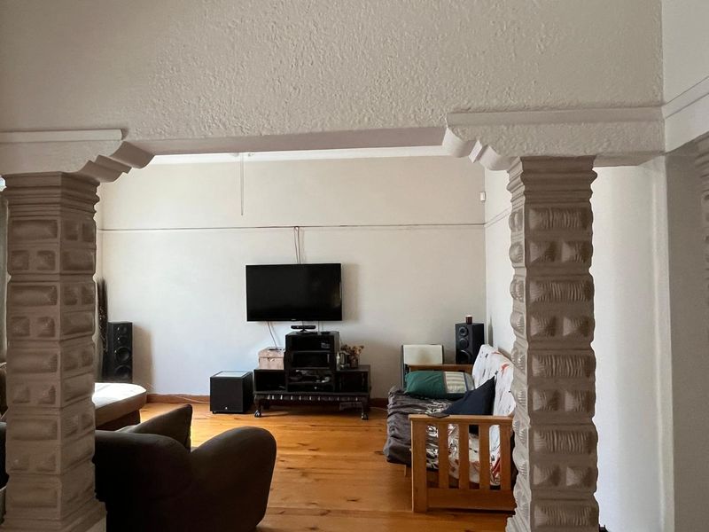 2 Bedroom House for Sale in Fairfield Estate , Parow R2,200,000 - Photo 4