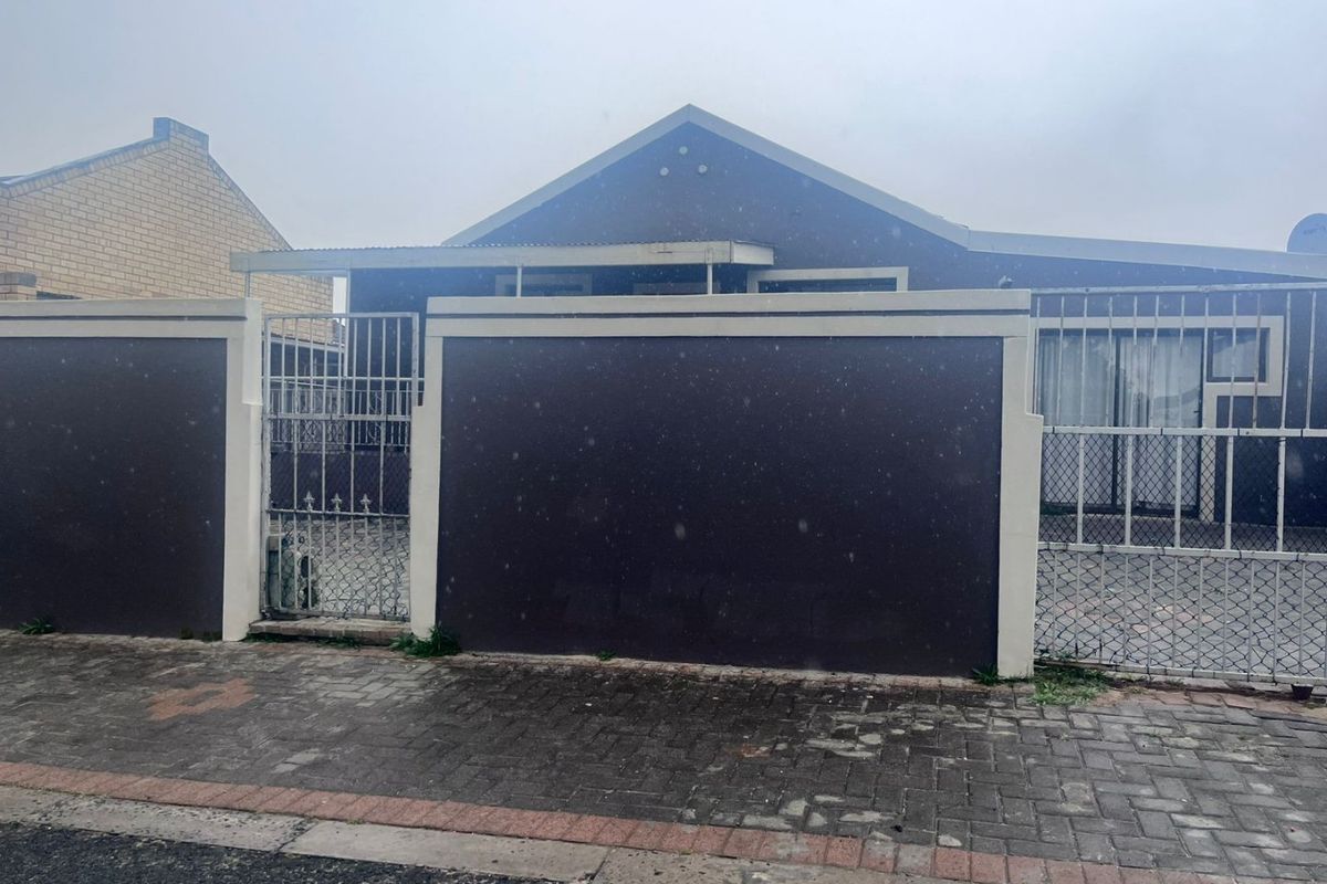 3 Bedroom House for Sale in Blackhealth - Photo 2