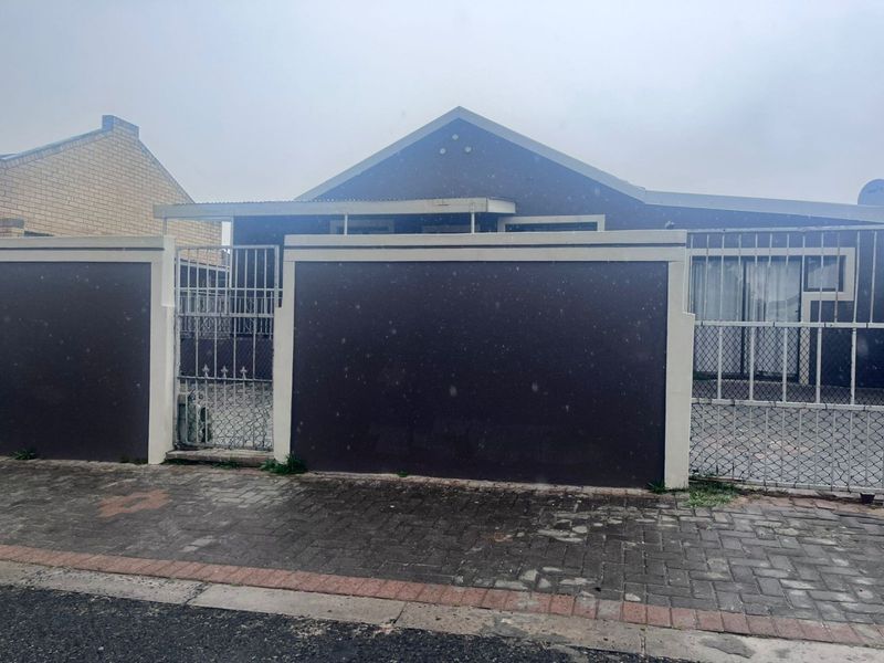 3 Bedroom House for Sale in Blackhealth - Photo 2