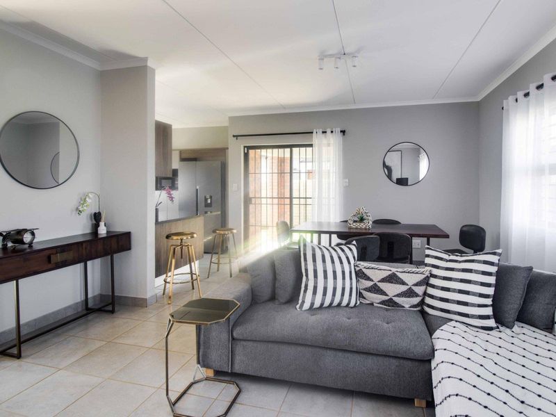 Lovely and spacious 4 bedrooms house for sell at Emperors Security Estate!! - Photo 4