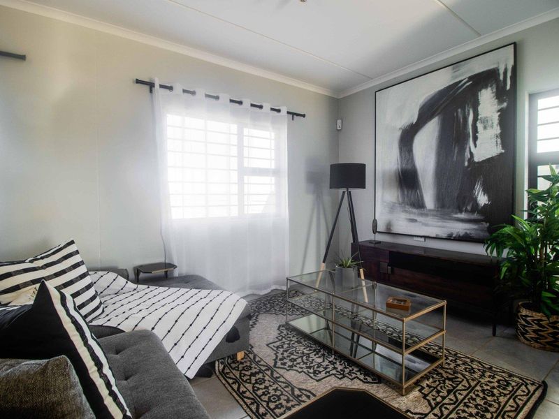 Lovely and spacious 4 bedrooms house for sell at Emperors Security Estate!! - Photo 5