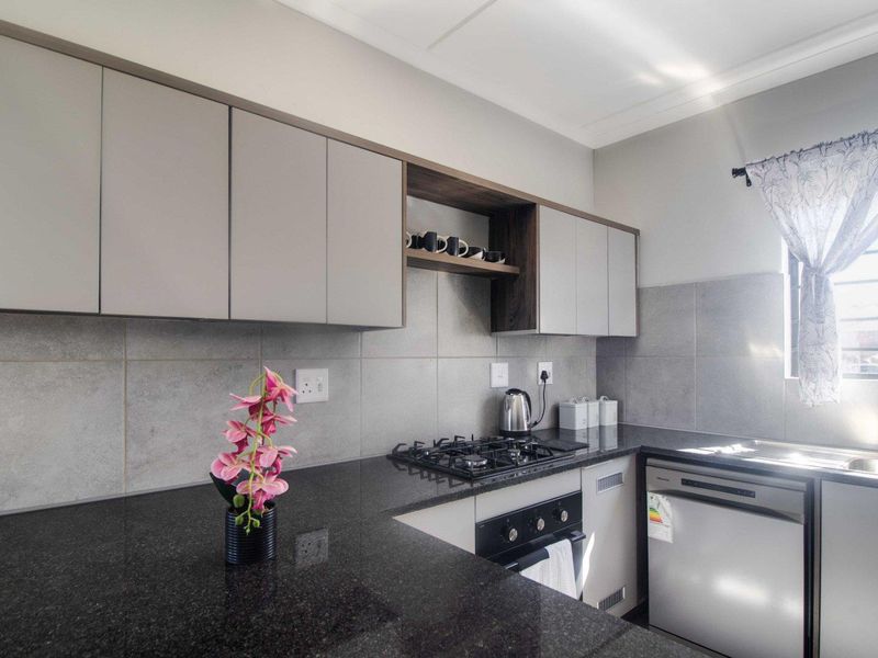 Lovely and spacious 4 bedrooms house for sell at Emperors Security Estate!! - Photo 3