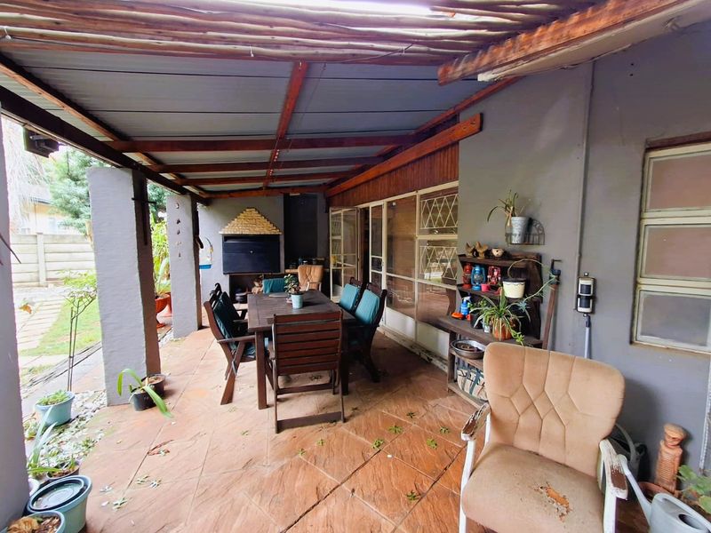 Beautiful family home Near Schools & Shopping Malls. - Photo 4