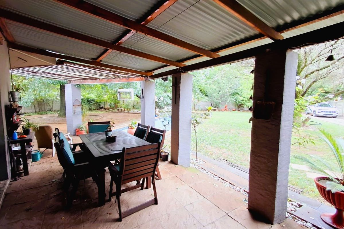 Beautiful family home Near Schools & Shopping Malls. - Photo 5