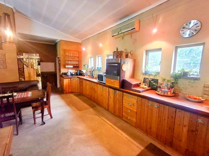 Beautiful family home Near Schools & Shopping Malls. - Photo 9