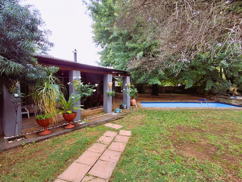 Beautiful family home Near Schools & Shopping Malls. - Photo 6