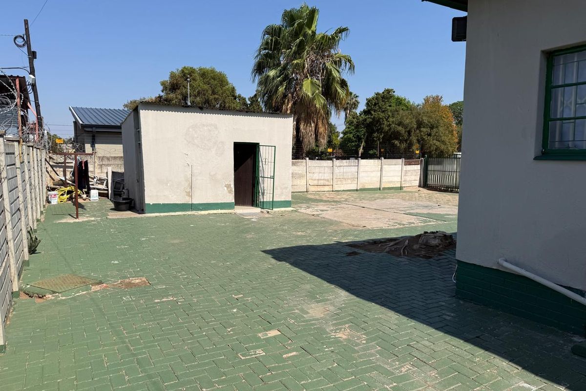 SOLE MANDATE/PRIME COMMERCIAL OPPORTUNITY!!! - Photo 4