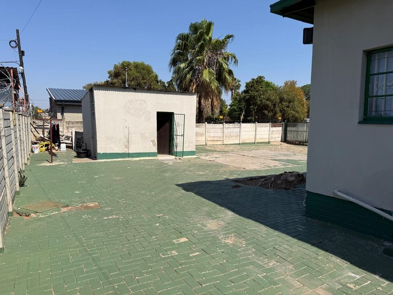 SOLE MANDATE/PRIME COMMERCIAL OPPORTUNITY!!! - Photo 4