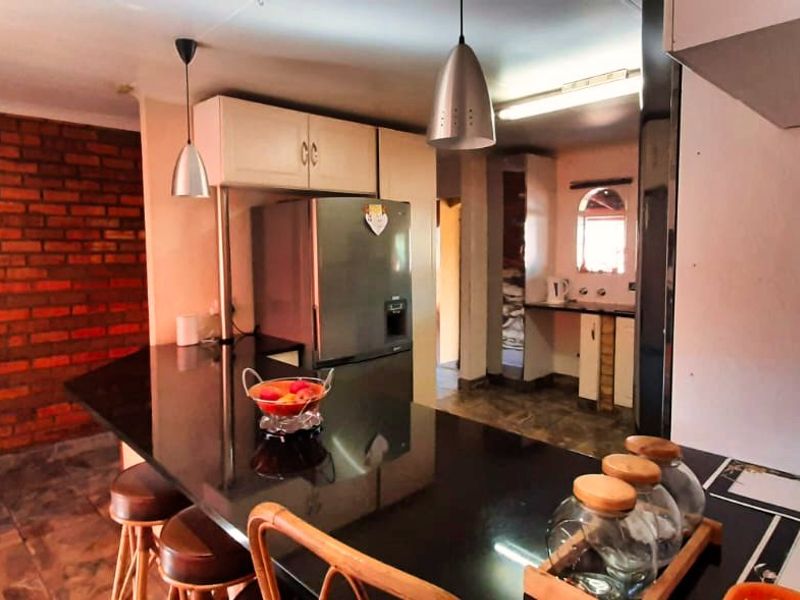 Executive Double-Story Dream: 3/4 Bed Home + Flatlet, Pool, and 5 Baths in Gated Leachville Ext 1 - Photo 8