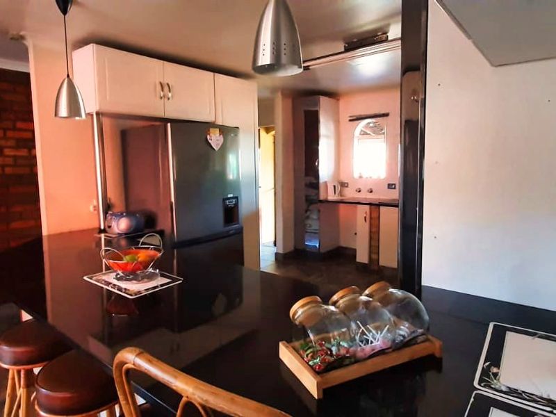 Executive Double-Story Dream: 3/4 Bed Home + Flatlet, Pool, and 5 Baths in Gated Leachville Ext 1 - Photo 10