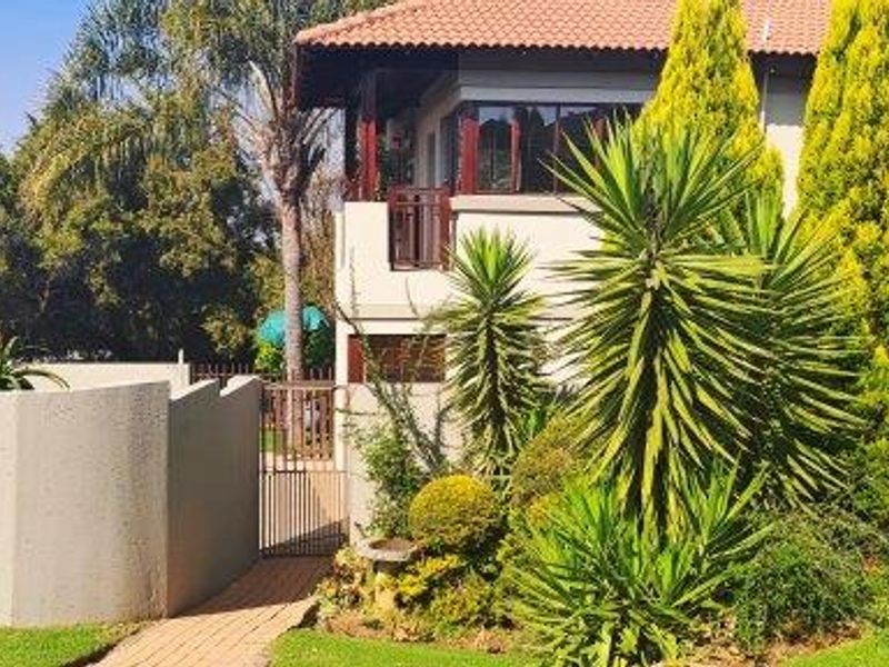 3 Bedroom Home in Birdwood - Photo 8