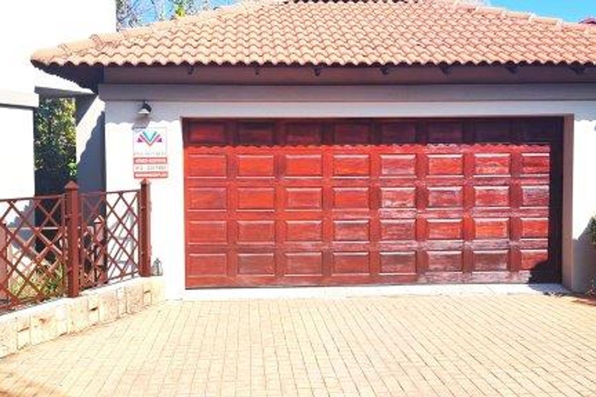 3 Bedroom Home in Birdwood - Photo 2