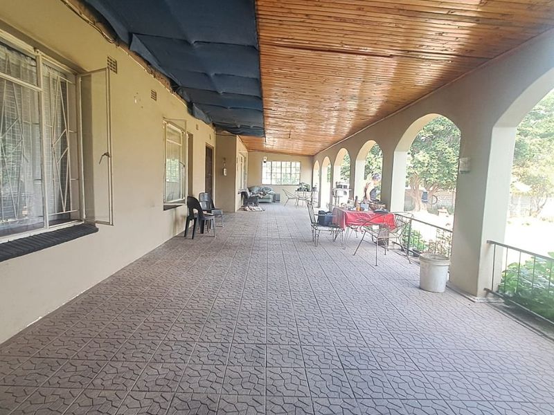 Spacious 3-Bedroom Home with Flatlet – Perfect for Family Living! - Photo 2