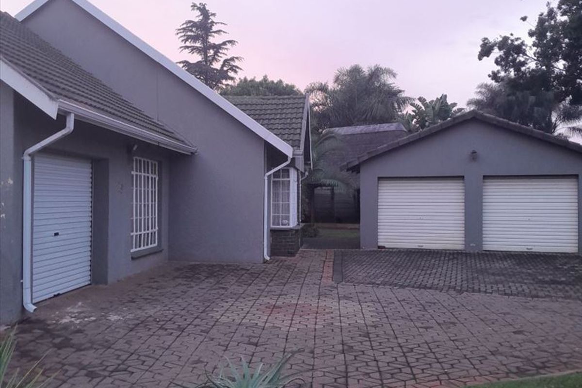 Spacious Family Home with Modern Comforts - Photo 3