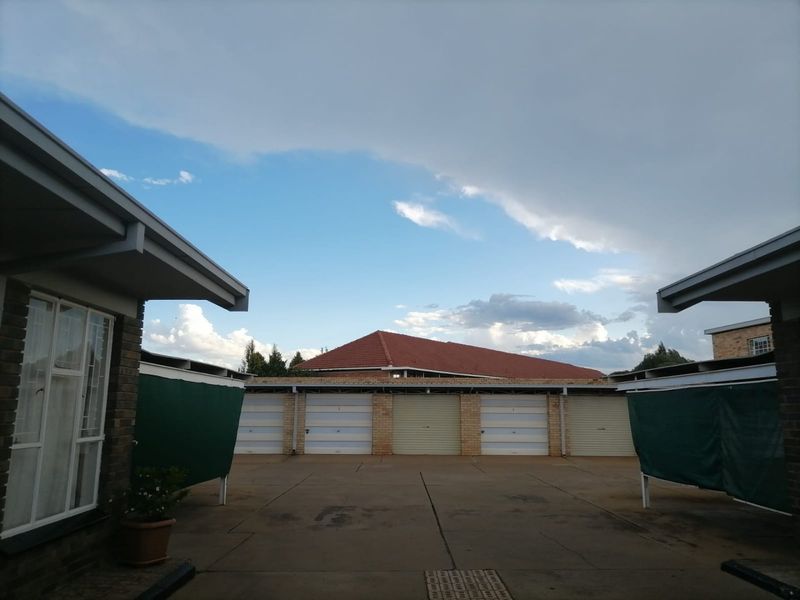 2 Bedroom Apartment for Sale in Wilkoppies - Photo 5