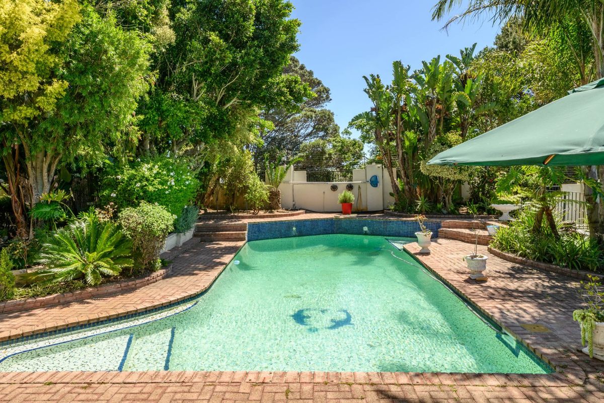 SOPHISTICATED DOUBLE STOREY SPANISH STYLE FAMILY HOME WITH SCENIC VIEWS - Photo 5