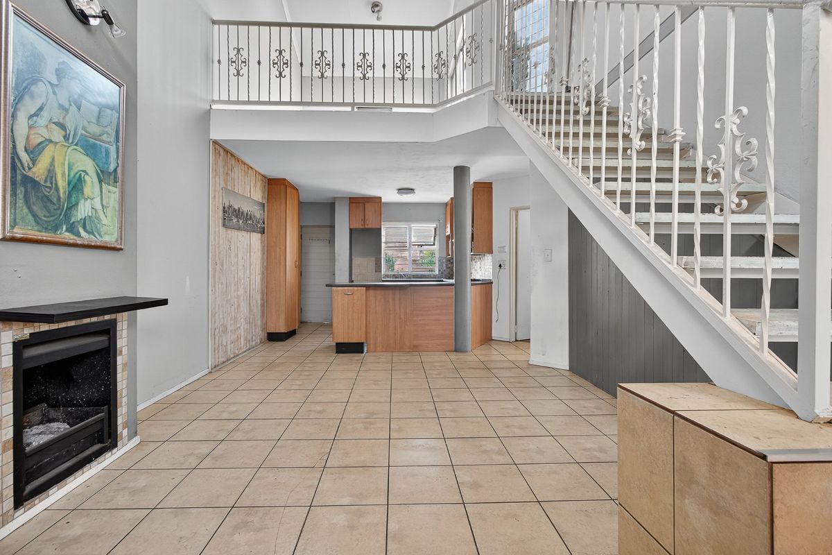 New Listing -   Duplex 2 beds 2 baths with a VIEW - Photo 4